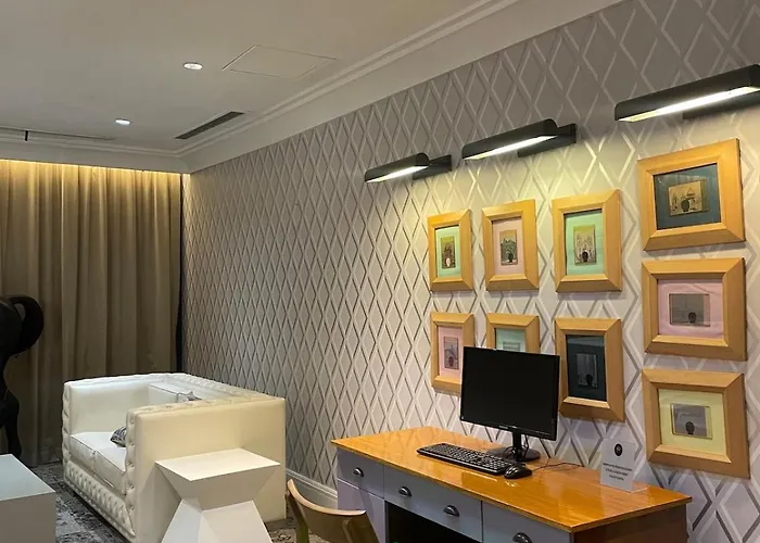 Apartment Poblacion Makati With Pool, Gym, Jacuzzi, Pool Table And Fast Wifi Manila