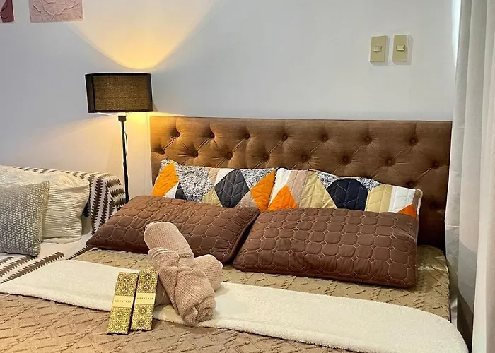 Poblacion Makati With Pool, Gym, Jacuzzi, Pool Table And Fast Wifi Apartment Manila