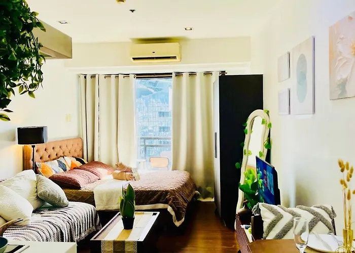 Poblacion Makati With Pool, Gym, Jacuzzi, Pool Table And Fast Wifi Apartment Manila