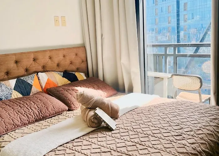 Poblacion Makati With Pool, Gym, Jacuzzi, Pool Table And Fast Wifi Apartment *