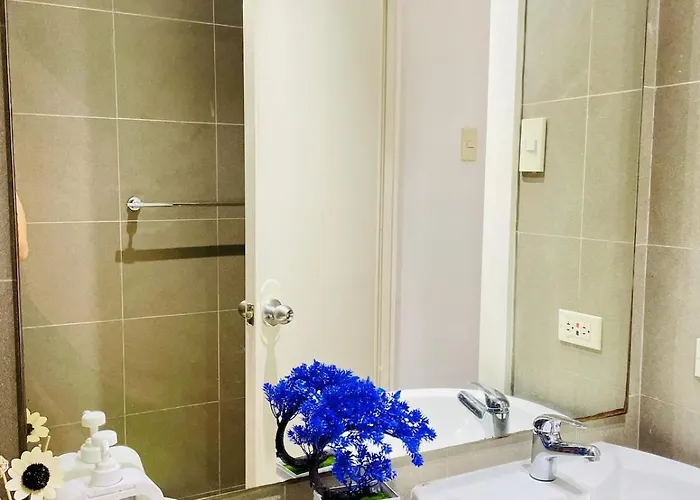 Poblacion Makati With Pool, Gym, Jacuzzi, Pool Table And Fast Wifi