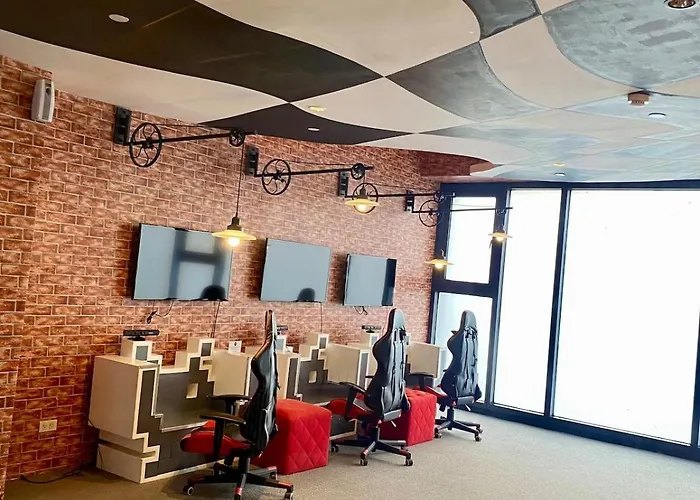 Apartment Poblacion Makati With Pool, Gym, Jacuzzi, Pool Table And Fast Wifi Manila