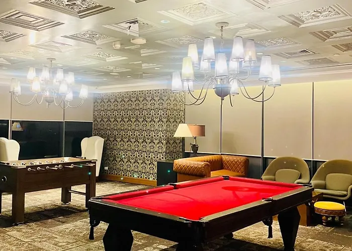 Poblacion Makati With Pool, Gym, Jacuzzi, Pool Table And Fast Wifi Apartment *