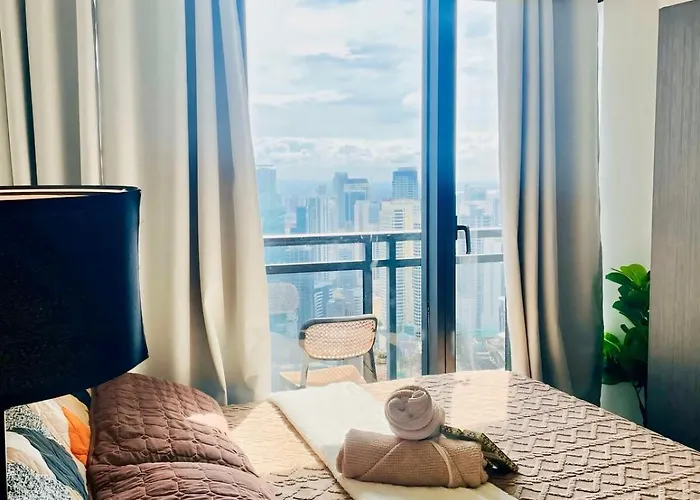 Poblacion Makati With Pool, Gym, Jacuzzi, Pool Table And Fast Wifi * Manila