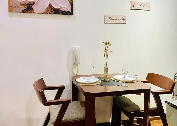 Apartment Poblacion Makati With Pool, Gym, Jacuzzi, Pool Table And Fast Wifi