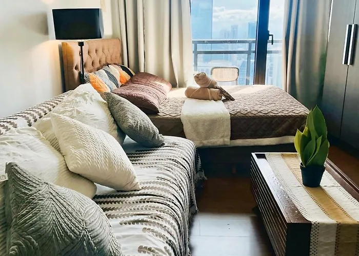 Poblacion Makati With Pool, Gym, Jacuzzi, Pool Table And Fast Wifi Apartment *